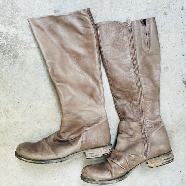 EOS / knee length brown leather boots / 38 (3894777441582559763)