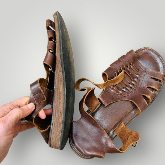 1970s vintage / brown leather sandals / size tbc (3894777683282714859)