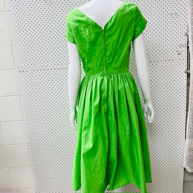 1990s nz vintage / home made / bright green cotton dress / s (3895478031685194549)