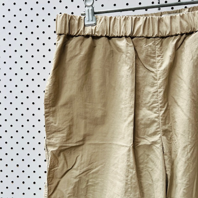 COS / barrel leg pants in taupe / s (3895915101357046455)