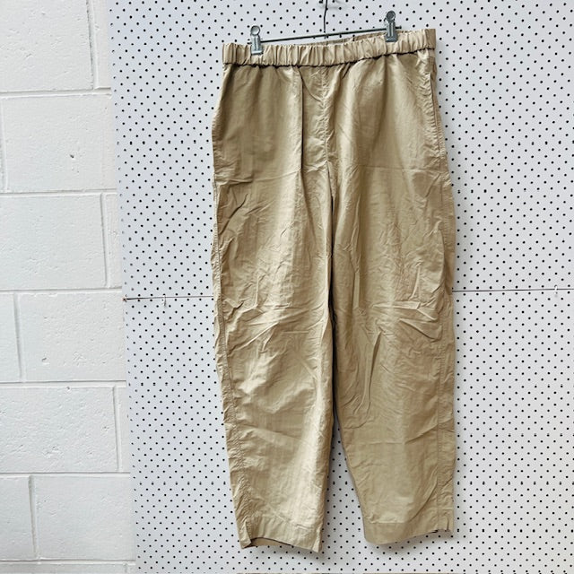 COS / barrel leg pants in taupe / s (3895915103514503528)