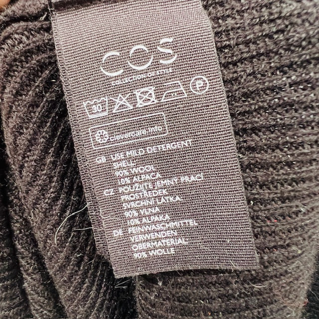 COS / sleeveless wool + alpaca top / s (3896075876321085417)