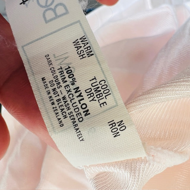 1990s vintage / bendon / pink chemise with frills / s (3896160624340353131)