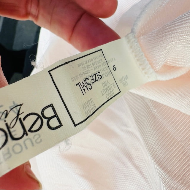 1990s vintage / bendon / pink chemise with frills / s (3896160626961219664)