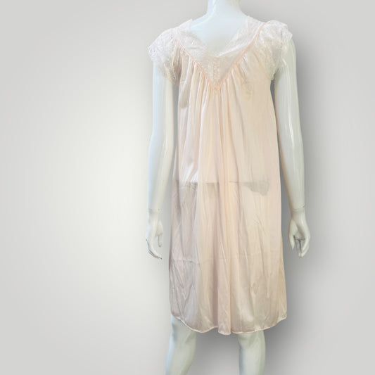 1990s vintage / bendon / pink chemise with frills / s (3896160989969269981)