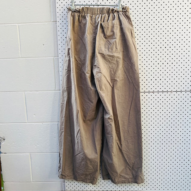 ASOS DESIGN / very wide legged parachute pants / s (3896507723773979967)