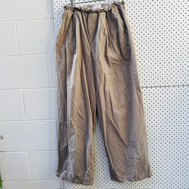 ASOS DESIGN / very wide legged parachute pants / s (3896507728864947410)