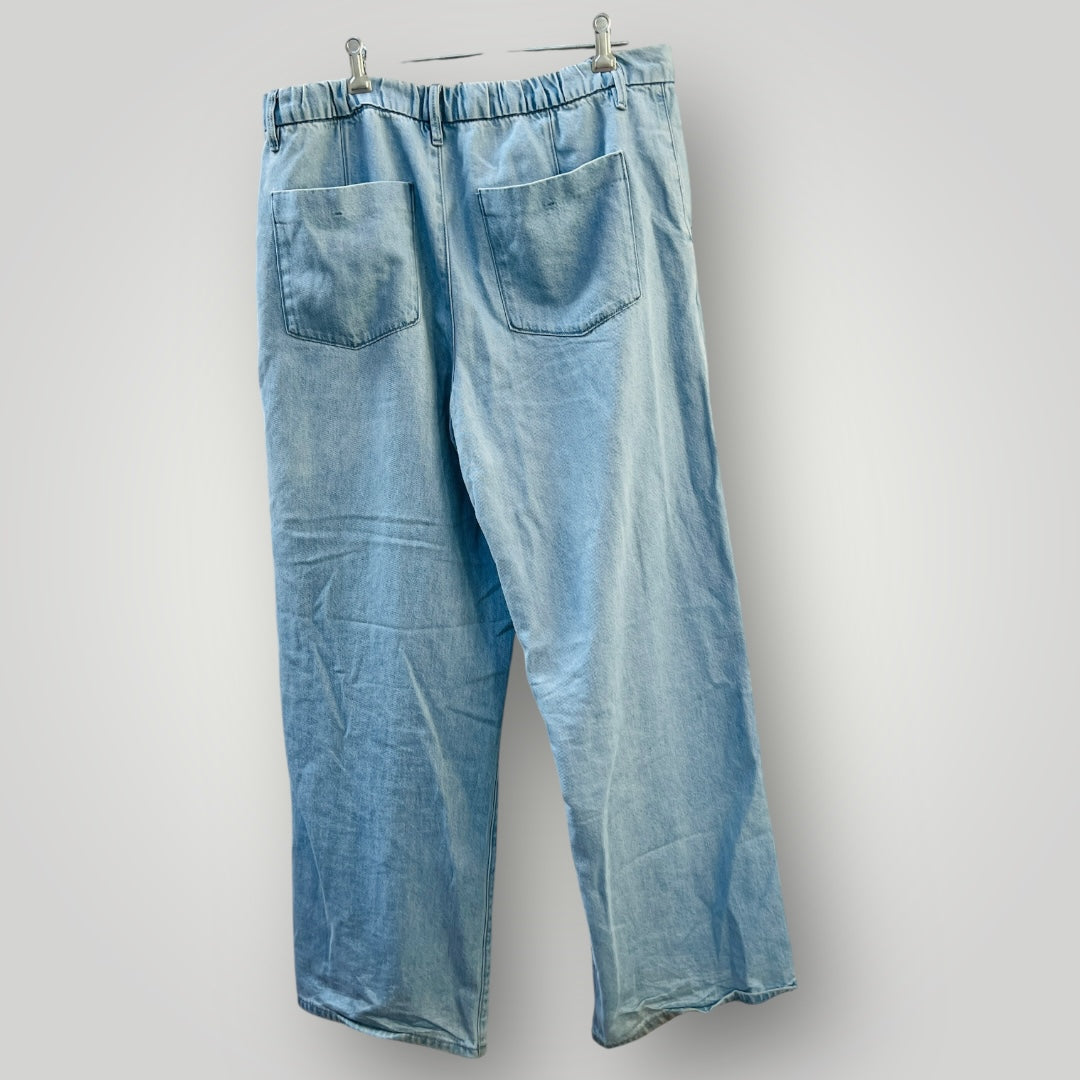 UNIQLO / drapey denim pleated pants in light wash / XL / as new (3896515782711129949)