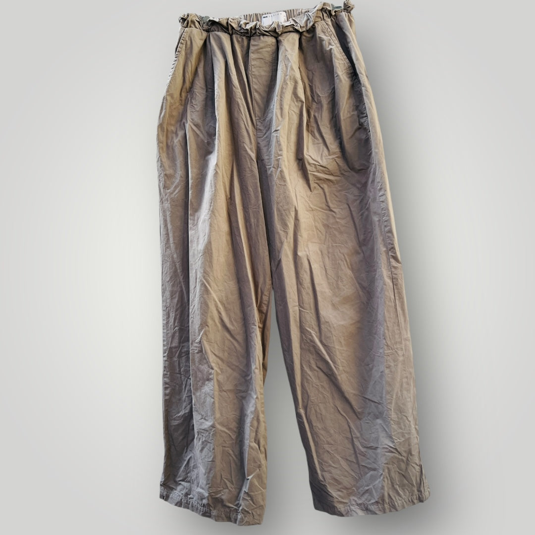 ASOS DESIGN / very wide legged parachute pants / s (3896515788186932489)