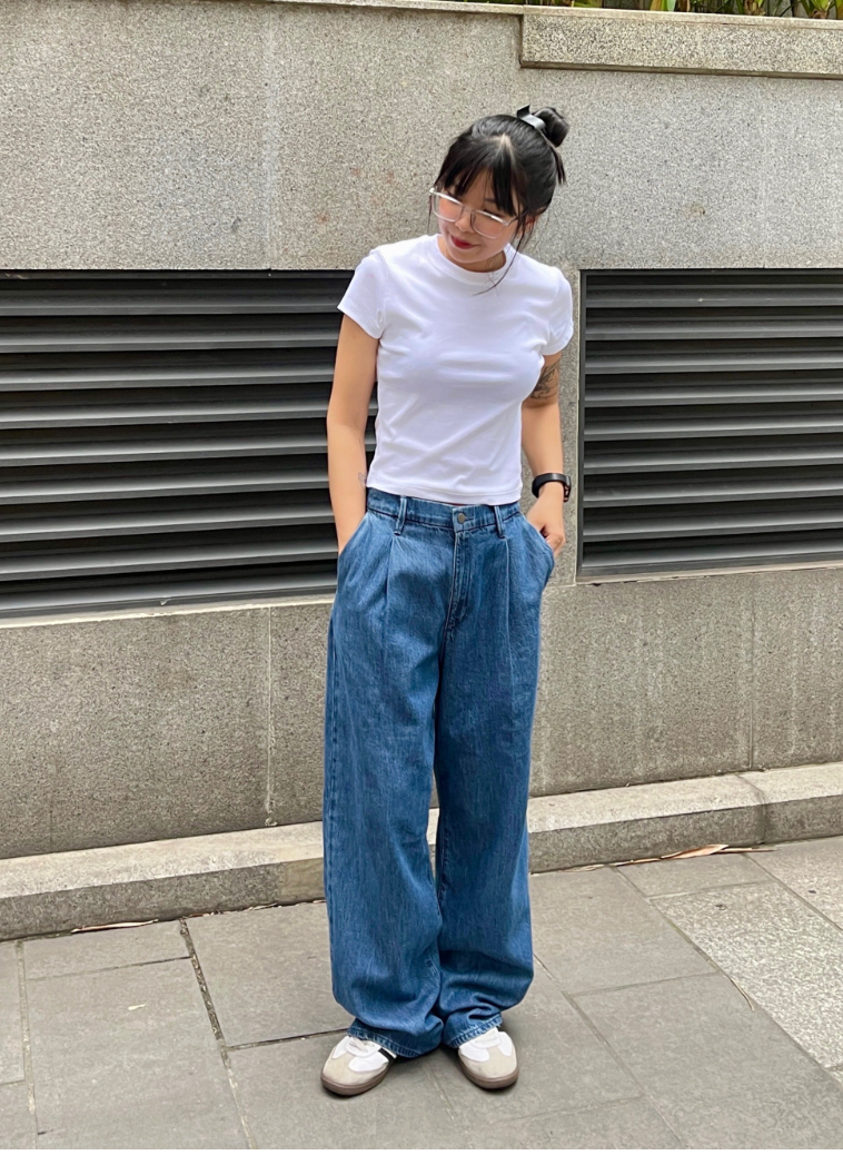 UNIQLO / drapey denim pleated pants in light wash / XL / as new (3896521857147439222)