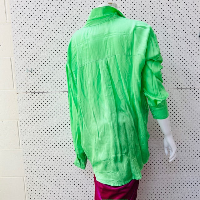 PIPPA THE LABEL / SAMMI SHIRT in silky green / m/l / $200rrp (3900753523381305106)