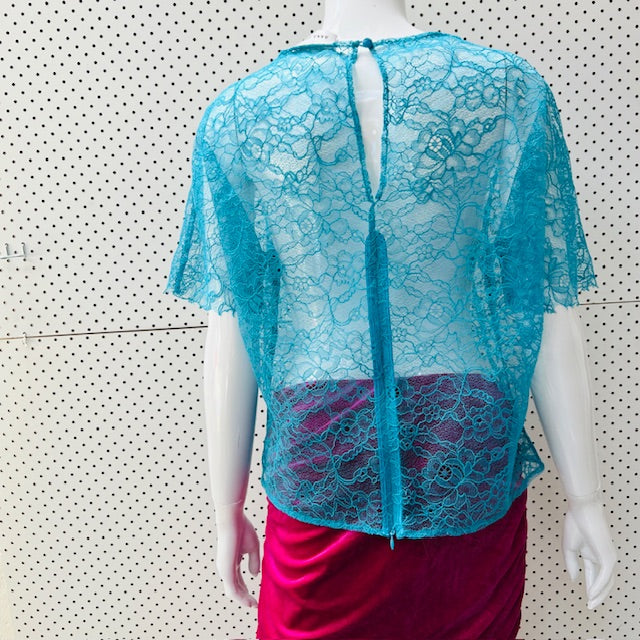 ANNA QUAN / sheer lace top in blue, with white bralet / m (3900753593052859526)
