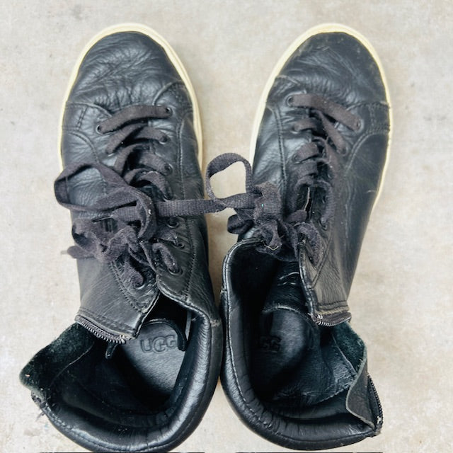 UGG / olli high top sneakers in black leather / 39 (3906882911725419987)