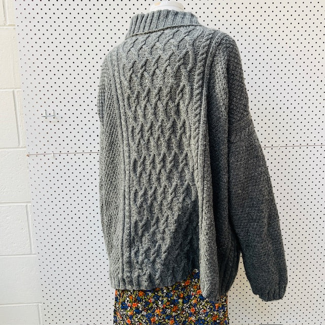 hand knitted / grey wool jumper / XL (3907568592953040369)