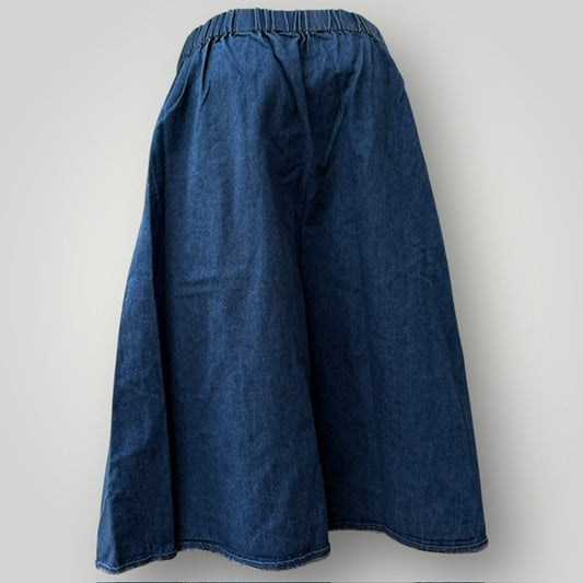 denim / a line skirt with white button up front / s (3909214228566634873)