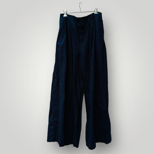 KOWTOW / pleated wide legged navy pants / L (3912942241873566439)