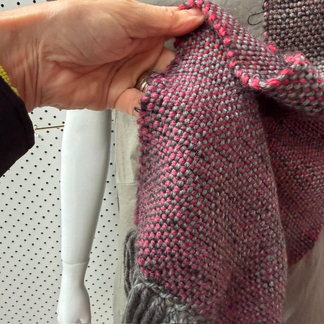hand woven / wool scarf (3914752462892348661)