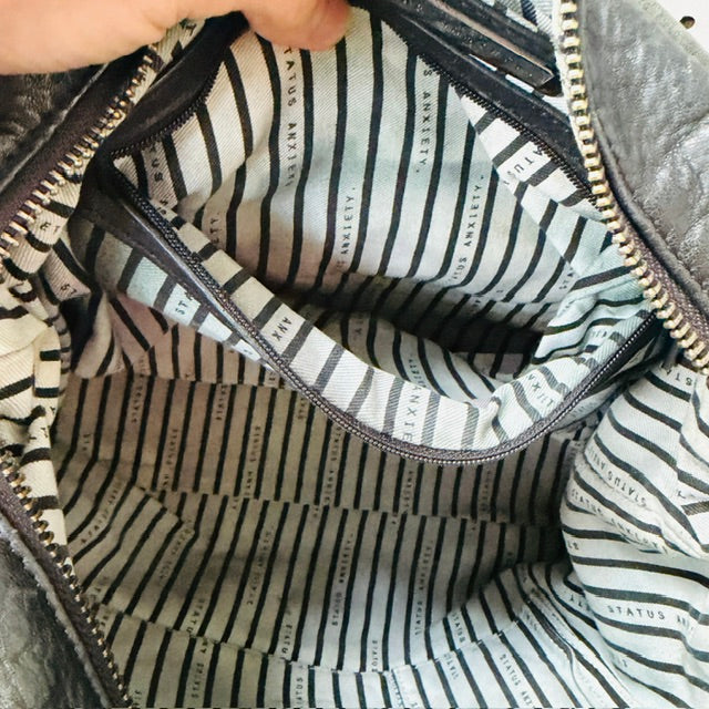 STATUS ANXIETY / Wanderer Bag (3915270243670829921)