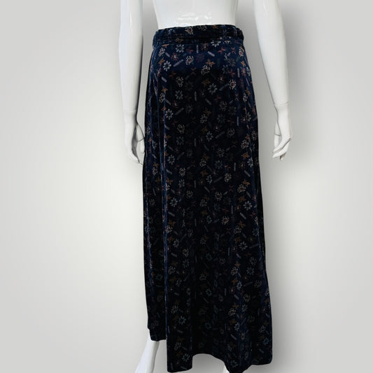 1970s nz vintage / JANE JEFFREY / patterned velvet midi skirt / 28 (3921392461333878758)