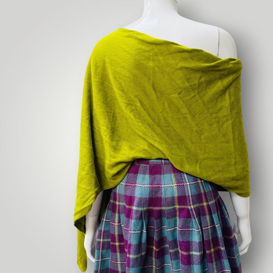 CAROLINE GRACE / cashmere poncho / chartreuse (3922094262483056598)