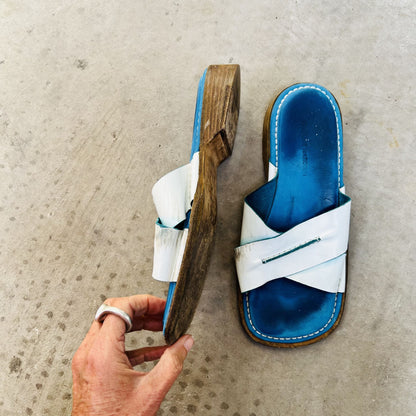 COSTUME NATIONAL / flat leather sandals / 38 (3780748529055969339)