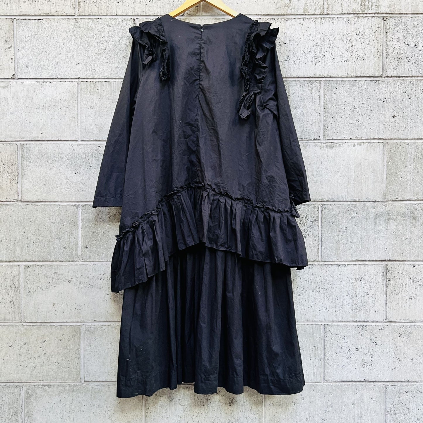 TRELISE COOPER / 'save a pleat for me' black dress / 14 / $499rrp (3822207319338547052)