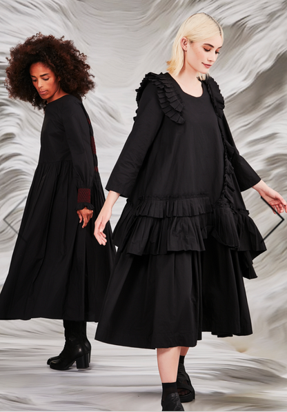 TRELISE COOPER / 'save a pleat for me' black dress / 14 / $499rrp (3822215071692697592)