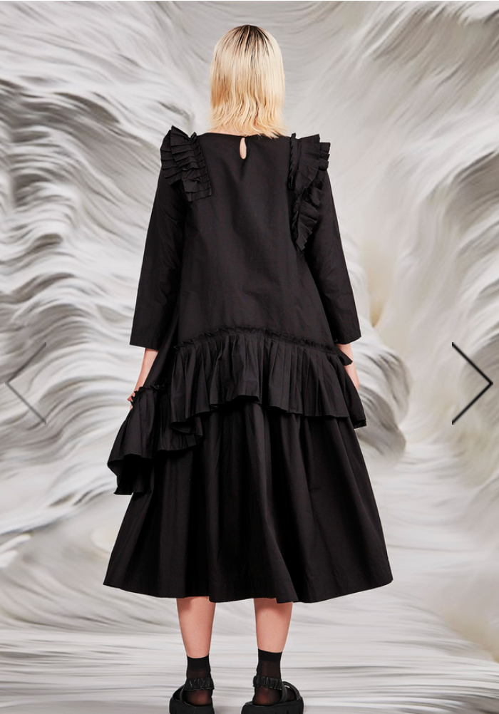 TRELISE COOPER / 'save a pleat for me' black dress / 14 / $499rrp (3822215079871242755)