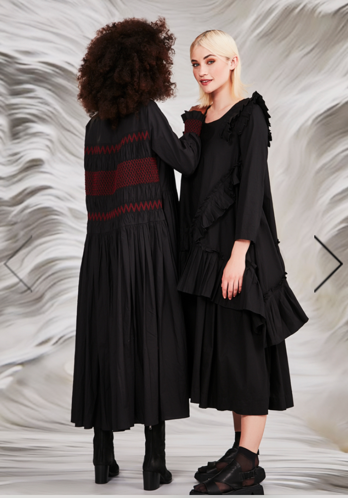 TRELISE COOPER / 'save a pleat for me' black dress / 14 / $499rrp (3822215088169529299)