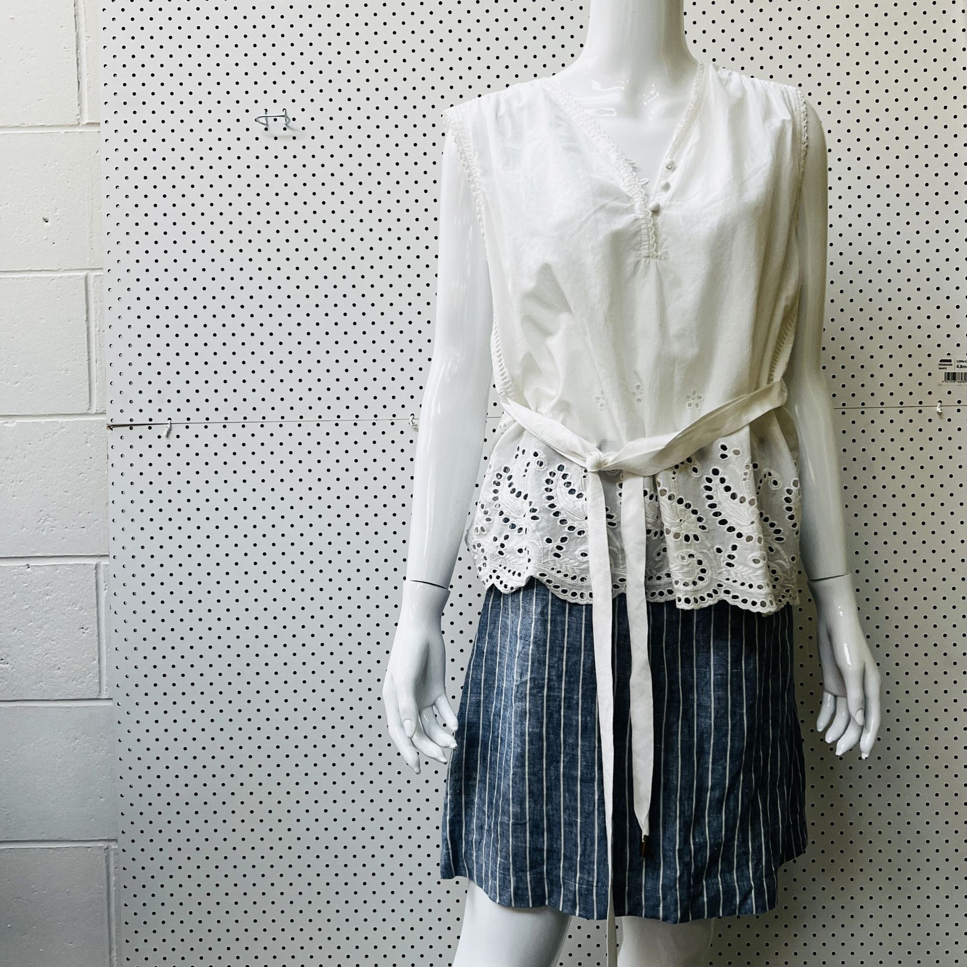 TWENtY-SEVEN NAMES / blue linen skirt / s Skirts
