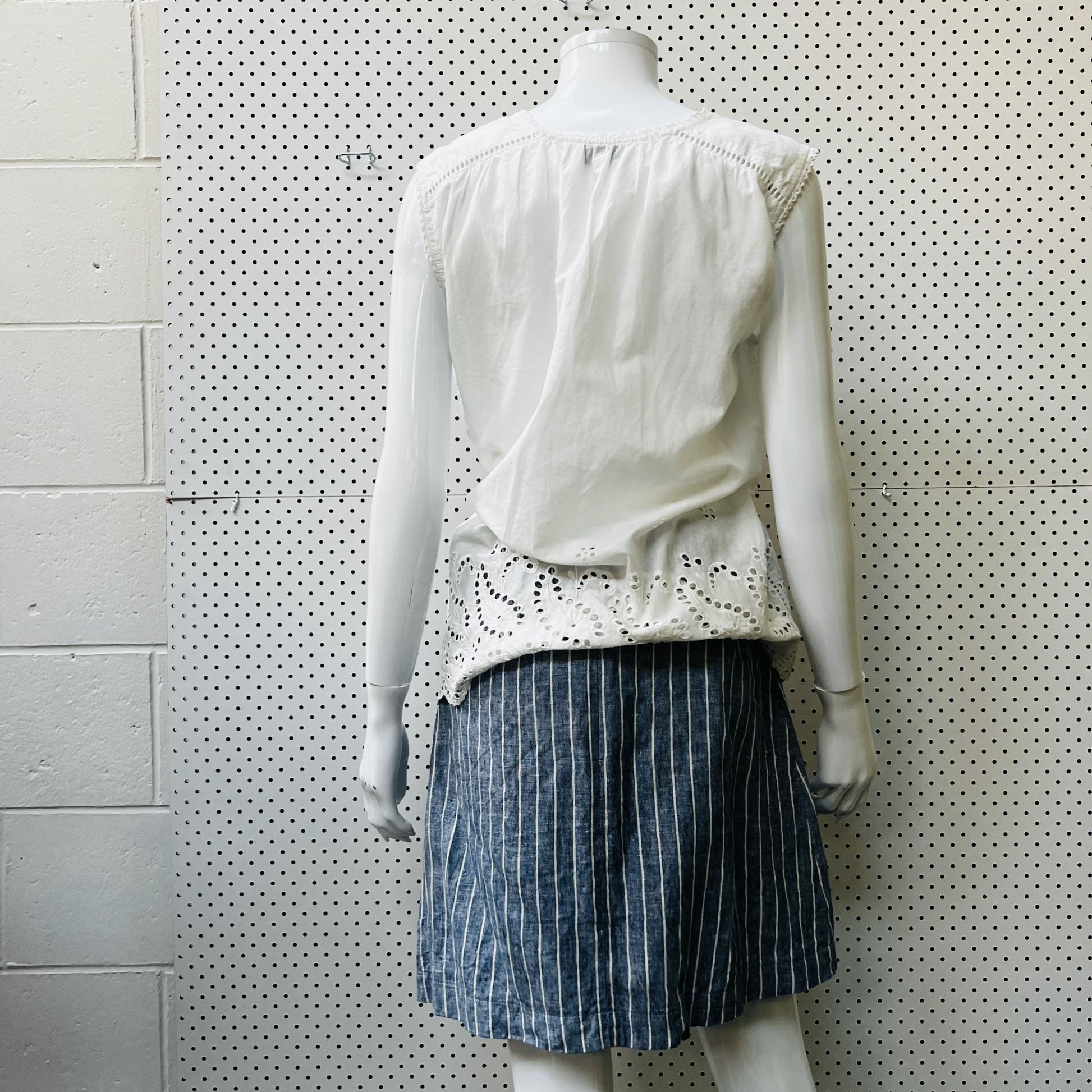 TWENtY-SEVEN NAMES / blue linen skirt / s Skirts
