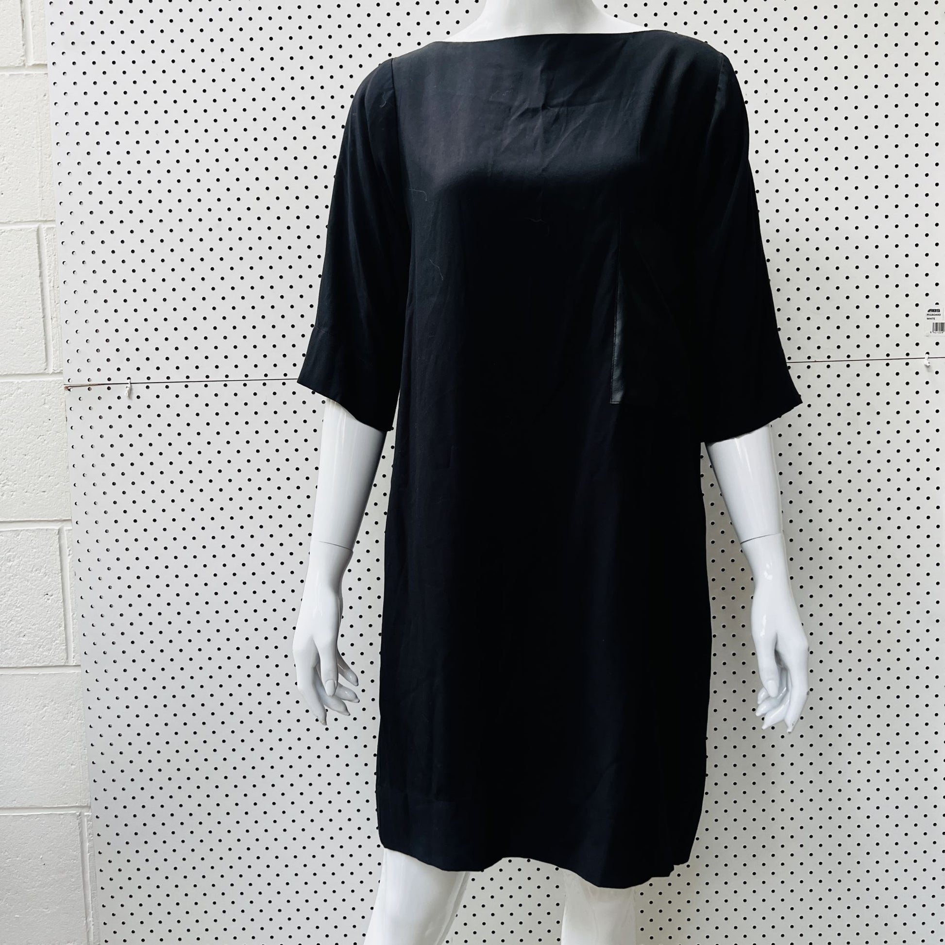 GREGORY / shift dress with feature pocket / 12 Dresses
