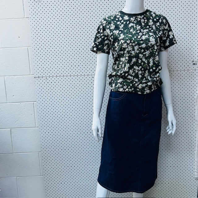 1990s nz vintage / denim skirt with white stitching / s (3866001465544341691)