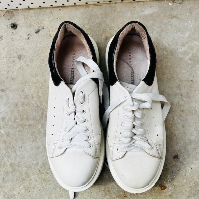 ANDREA BIANI / 'ebony' leather sneakers / 41 Shoes