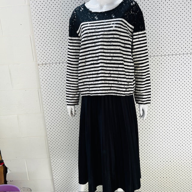 TRELISE COOPER / no rest for the printed top / m Tops & shirts