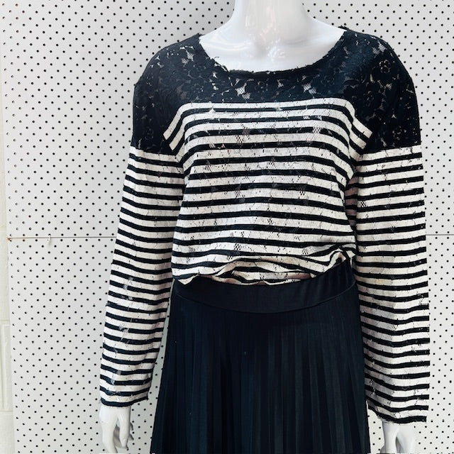 TRELISE COOPER / no rest for the printed top / m Tops & shirts