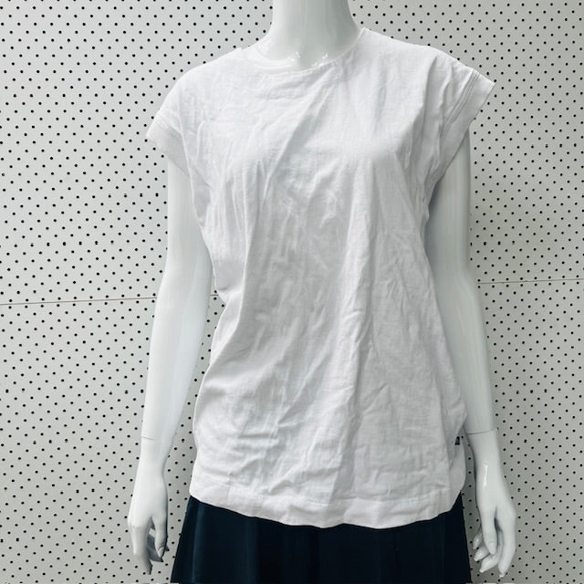 MOOCHI / 'equate' button back top / m Tops & shirts