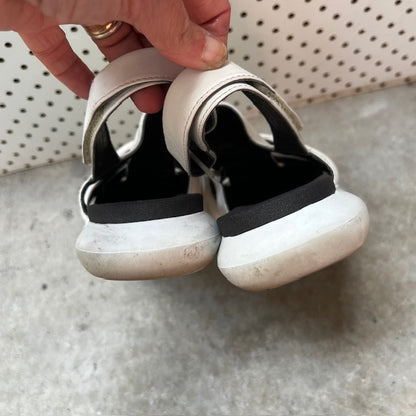 camper / capsula / 39 (3871810377647192315)