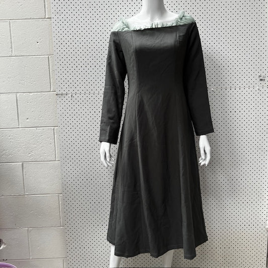 sage / dress with lace neckline / s/m (3872149371776226362)
