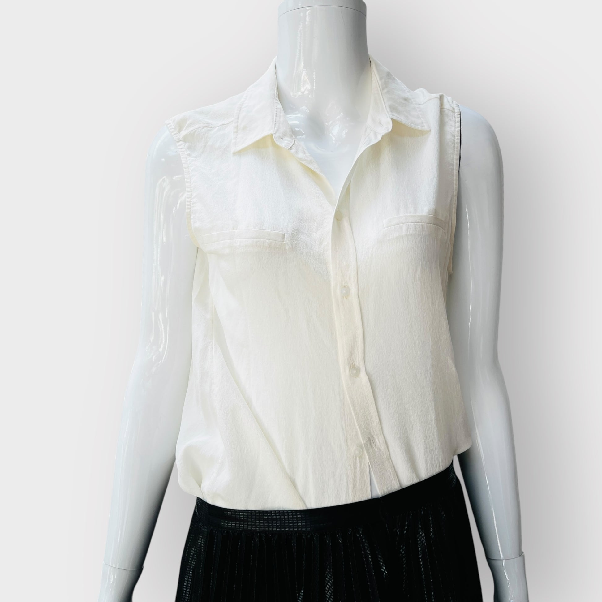 DAVID LAWRENCE / cream silk sleeveless button down / 10 Tops & shirts