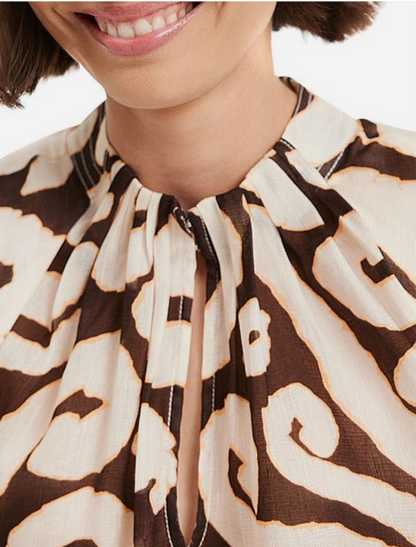 COUNTRY ROAD / print detail tuck blouse / s (3877766991173249119)