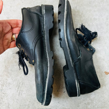 vintage / MCKINLEYS / black leather lace ups / 39/40 (3883479596135172616)