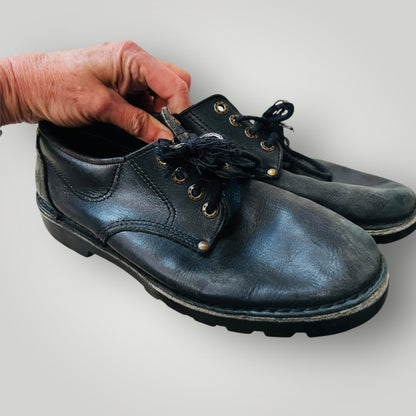 vintage / MCKINLEYS / black leather lace ups / 39/40 (3883480172085044341)