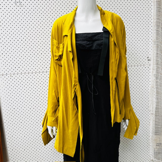 MILD RED / jacket / 10 / made in nz (3884503959177579076)