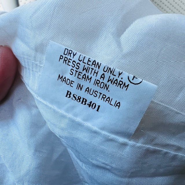 1990s aussie vintage / ADELE PALMER DBA / long white linen jacket / 10 (3884682800133744403)