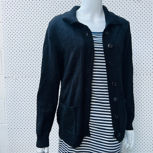 pure wool / collared cardigan in black / S (3885114837636680191)