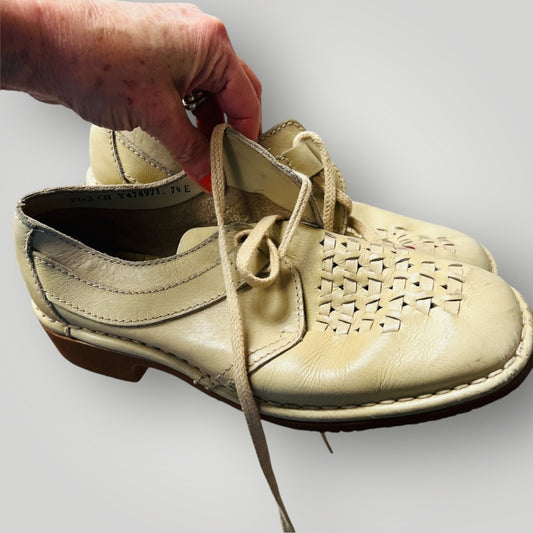 1970s vintage / hush puppies by clarks / 7.5 (3885538235731797123)