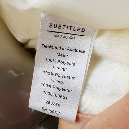 SUBTITLED / oversized white puffer vest / s (3885633186385832586)