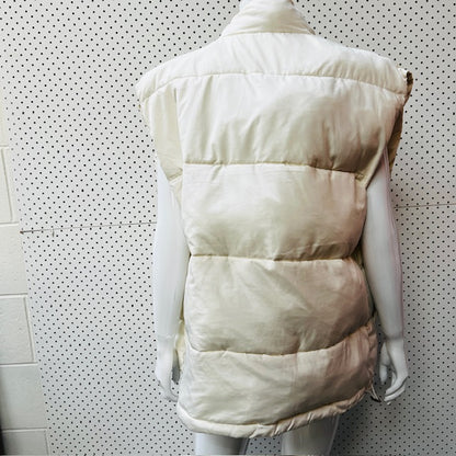 SUBTITLED / oversized white puffer vest / s (3885633191783948789)