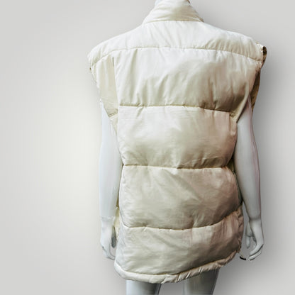 SUBTITLED / oversized white puffer vest / s (3885634870255816878)